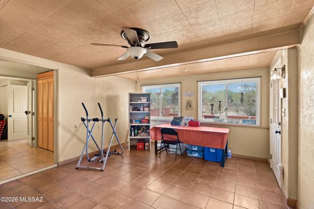 177 N Abrego Drive, Green Valley, AZ 85614