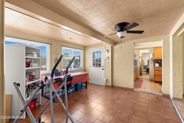 177 N Abrego Drive, Green Valley, AZ 85614