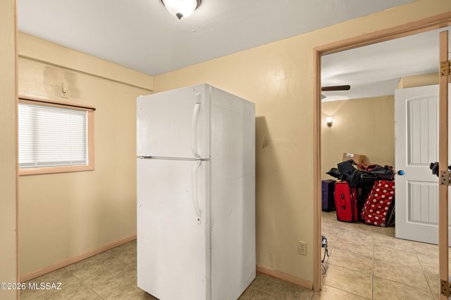 177 N Abrego Drive, Green Valley, AZ 85614