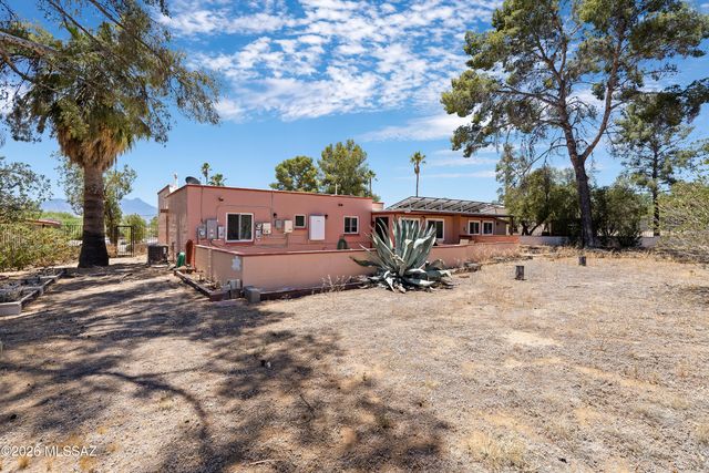 177 N Abrego Drive, Green Valley, AZ 85614