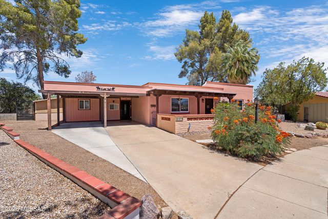 177 N Abrego Drive, Green Valley, AZ 85614