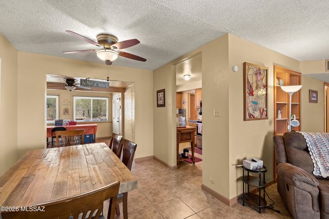 177 N Abrego Drive, Green Valley, AZ 85614
