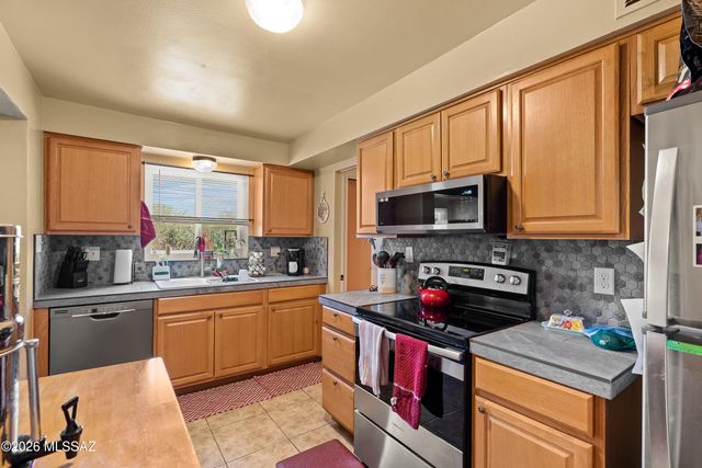 177 N Abrego Drive, Green Valley, AZ 85614