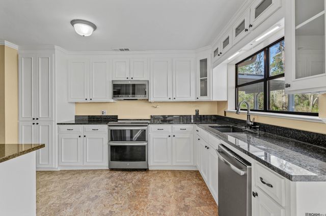 8103 Belle Helene Dr, Denham Springs, LA 70726