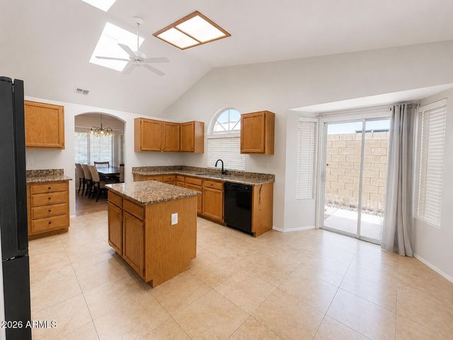 2313 E ROCKLEDGE Road, Phoenix, AZ 85048