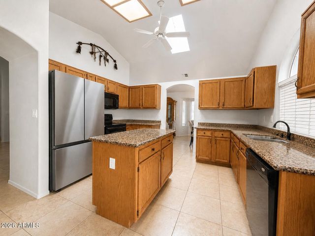 2313 E ROCKLEDGE Road, Phoenix, AZ 85048