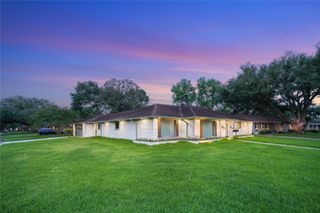10011 Cliffwood Drive, Houston, TX 77035