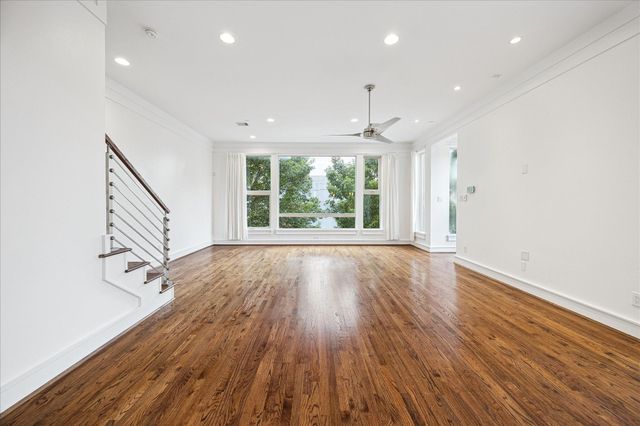 524 Sandman Street, Houston, TX 77007