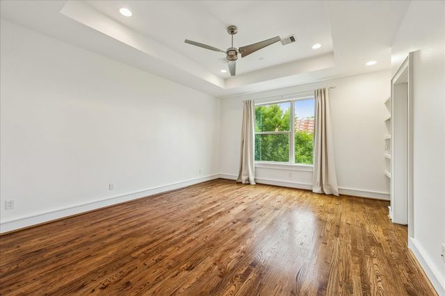 524 Sandman Street, Houston, TX 77007