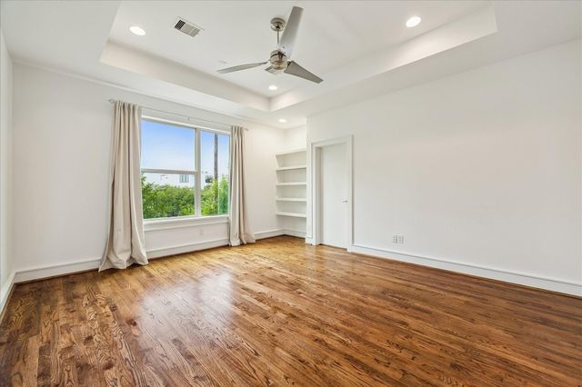 524 Sandman Street, Houston, TX 77007