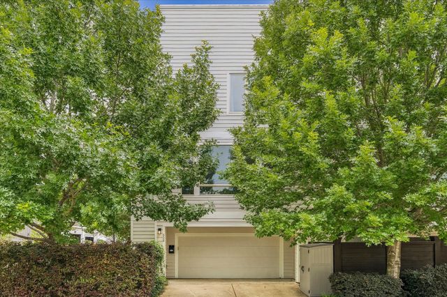 524 Sandman Street, Houston, TX 77007