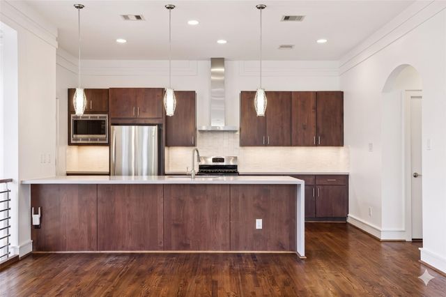 524 Sandman Street, Houston, TX 77007