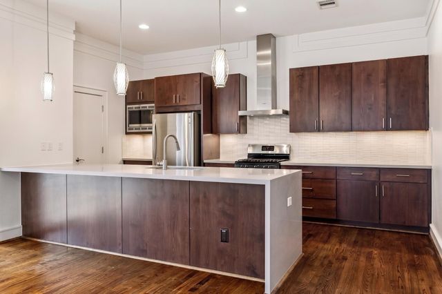 524 Sandman Street, Houston, TX 77007