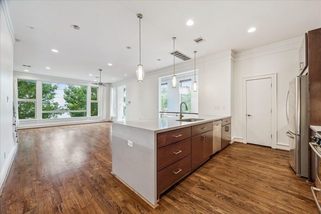 524 Sandman Street, Houston, TX 77007
