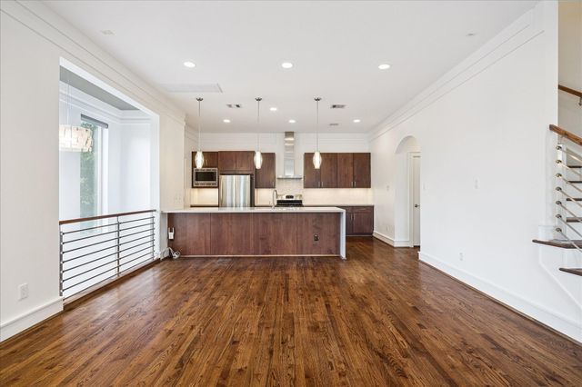 524 Sandman Street, Houston, TX 77007