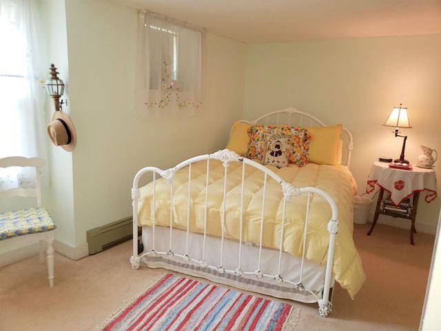 352 Maple Hill Road, Newbury, VT 05051