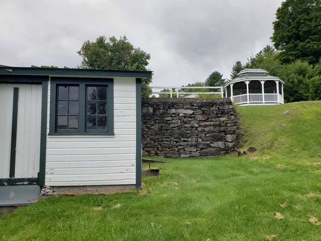 352 Maple Hill Road, Newbury, VT 05051