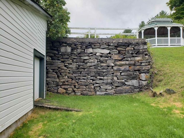 352 Maple Hill Road, Newbury, VT 05051