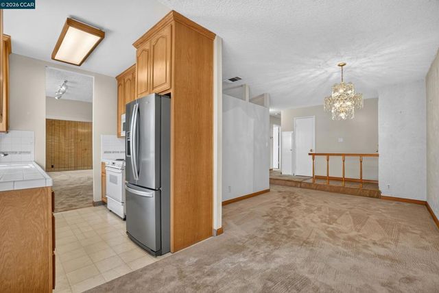 14180 Santiago Rd, San Leandro, CA 94577