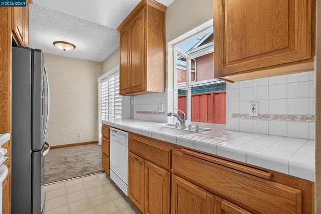 14180 Santiago Rd, San Leandro, CA 94577