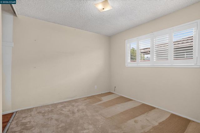 14180 Santiago Rd, San Leandro, CA 94577