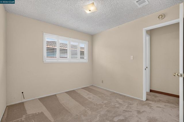 14180 Santiago Rd, San Leandro, CA 94577