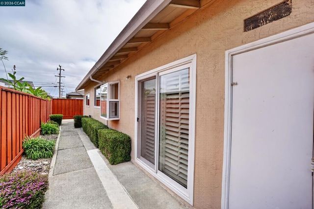 14180 Santiago Rd, San Leandro, CA 94577
