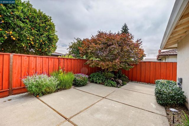 14180 Santiago Rd, San Leandro, CA 94577