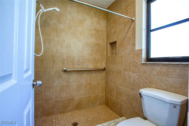 625 SE 1st PL, Cape Coral, FL 33990