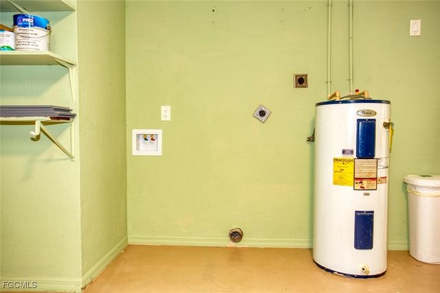 625 SE 1st PL, Cape Coral, FL 33990