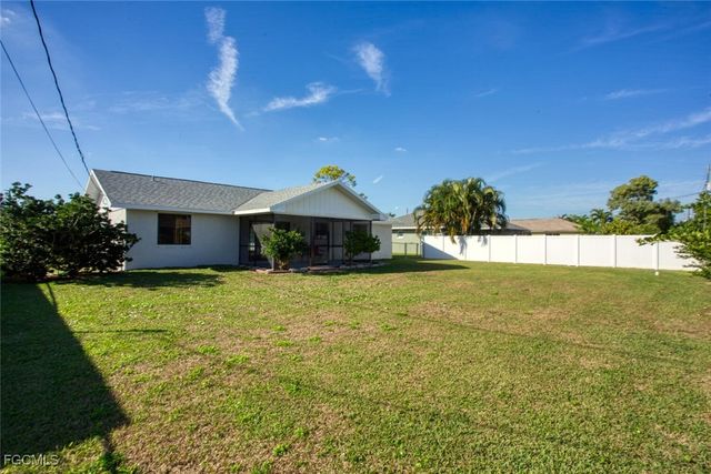 625 SE 1st PL, Cape Coral, FL 33990