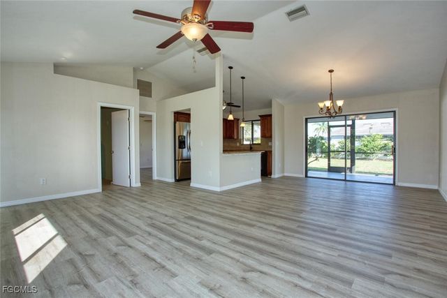 625 SE 1st PL, Cape Coral, FL 33990