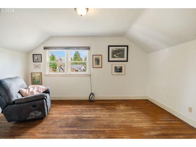 5555 Sw SCHOLLS FERRY Rd, Portland, OR 97225