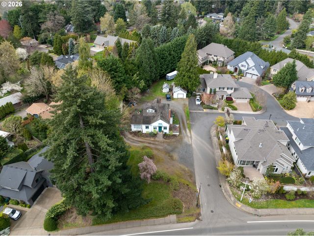 5555 Sw SCHOLLS FERRY Rd, Portland, OR 97225