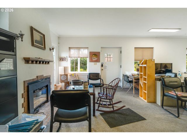 5555 Sw SCHOLLS FERRY Rd, Portland, OR 97225