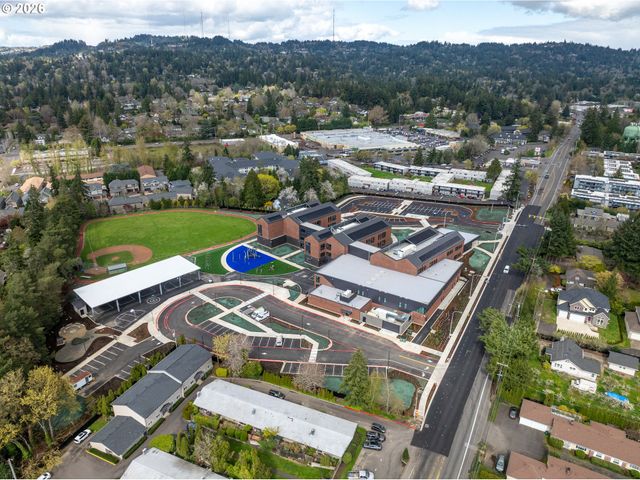 5555 Sw SCHOLLS FERRY Rd, Portland, OR 97225