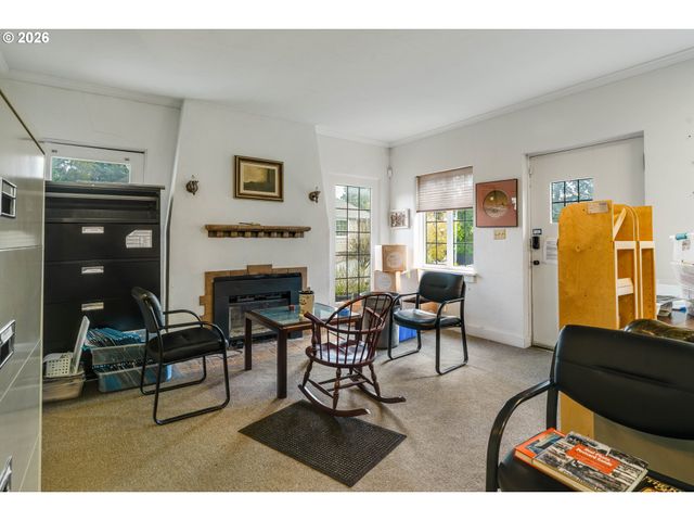 5555 Sw SCHOLLS FERRY Rd, Portland, OR 97225