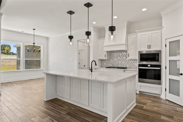 104 Oak Meadow Lane, Weatherford, TX 76085