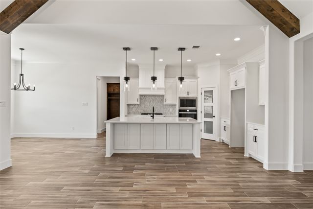 104 Oak Meadow Lane, Weatherford, TX 76085