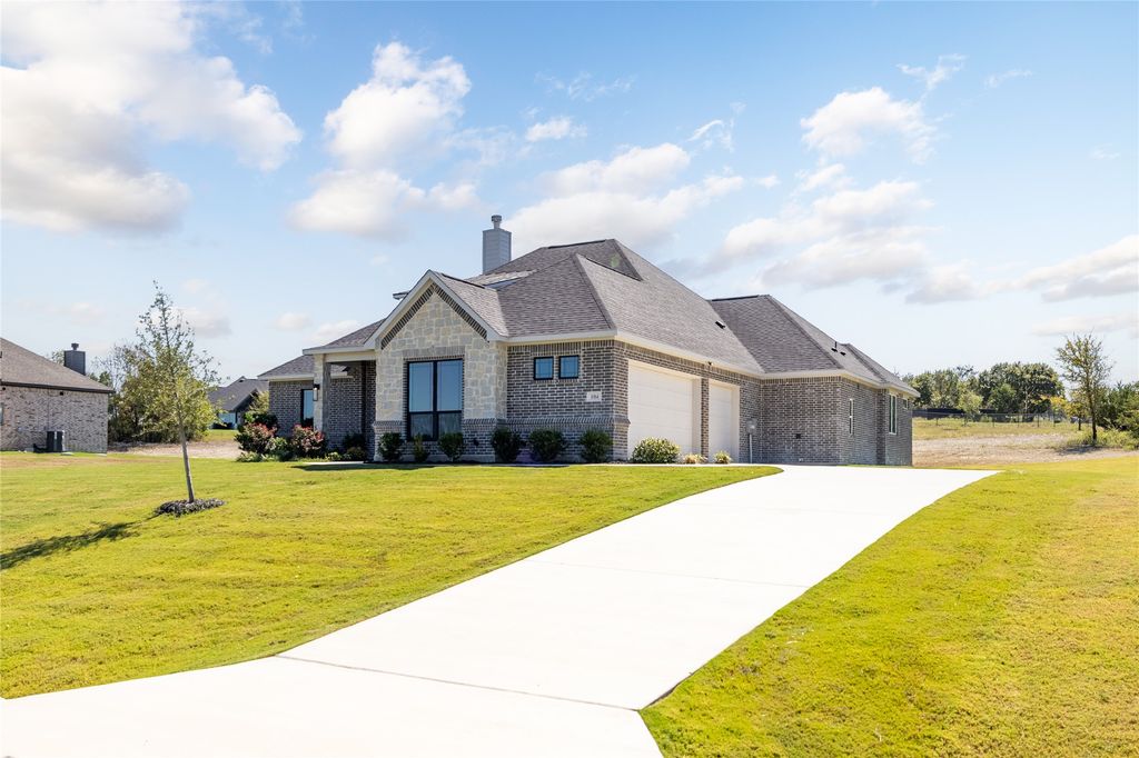 104 Oak Meadow Lane, Weatherford, TX 76085 — photo 2