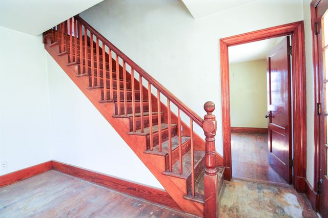 489 LEE JACKSON HWY, Staunton, VA 24401