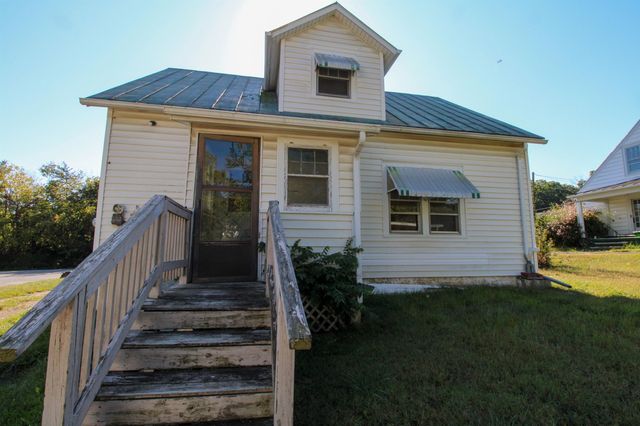 489 LEE JACKSON HWY, Staunton, VA 24401