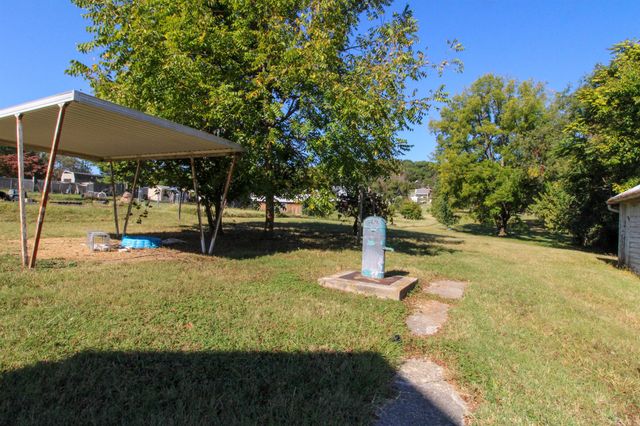 489 LEE JACKSON HWY, Staunton, VA 24401