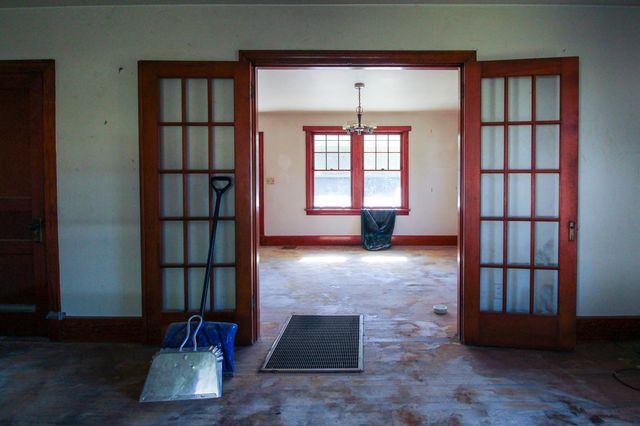 489 LEE JACKSON HWY, Staunton, VA 24401