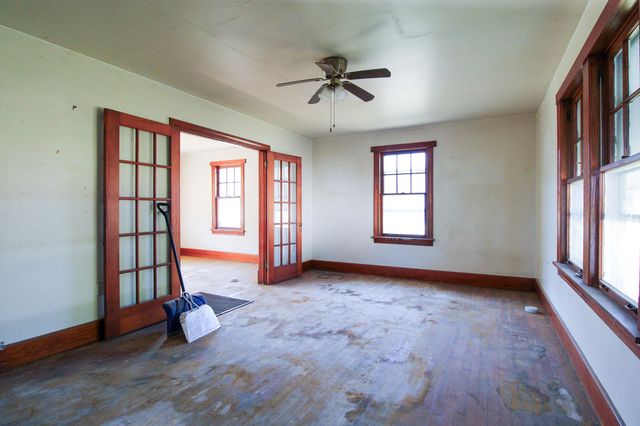 489 LEE JACKSON HWY, Staunton, VA 24401