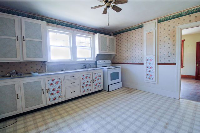 489 LEE JACKSON HWY, Staunton, VA 24401