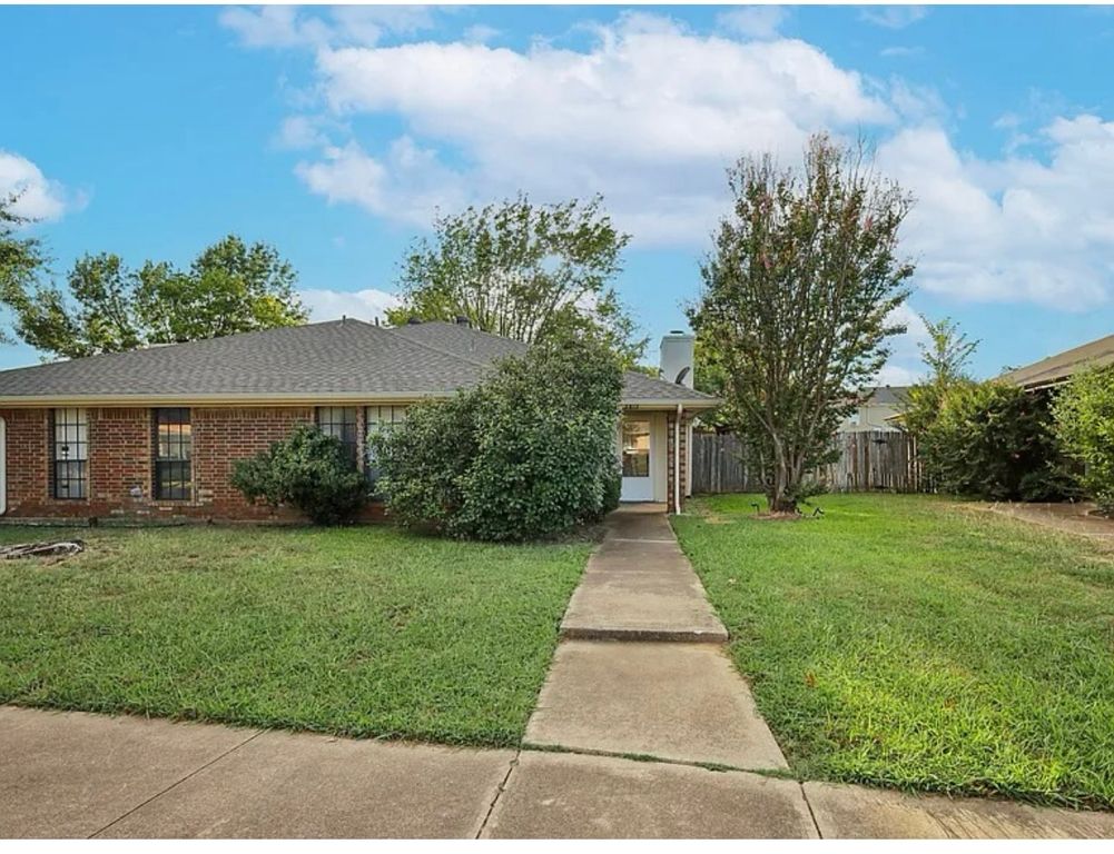 2808 Springhaven Court 2812, Bedford, TX 76021