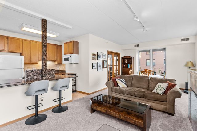 515 Main Street 401, Evanston, IL 60202