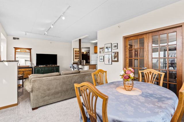 515 Main Street 401, Evanston, IL 60202