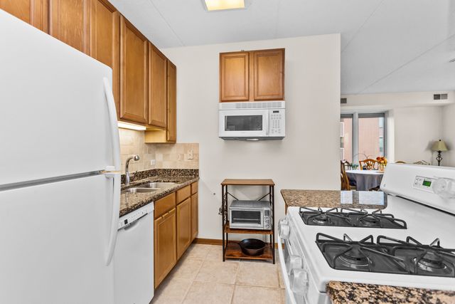515 Main Street 401, Evanston, IL 60202